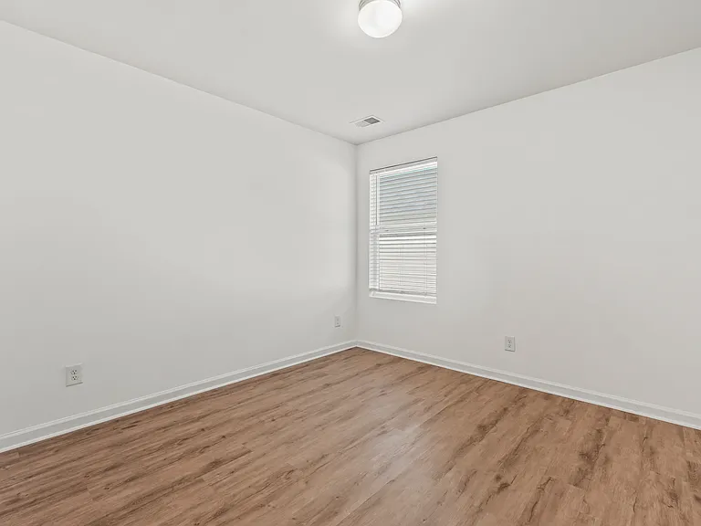 1789 Sapphire Dr — Photo 23