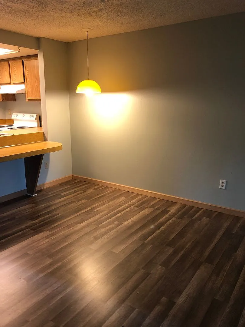 Auburn 8 Plex — Photo 2