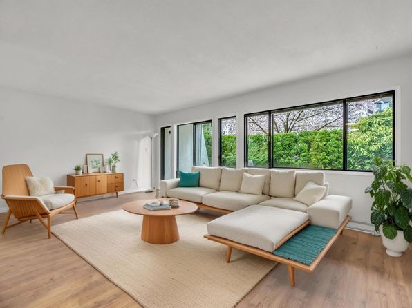 7361 Montecito Dr #4, Burnaby, BC V5A 1R4