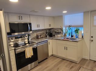 20-16 35th St #1R, Astoria, NY 11105