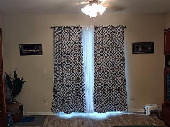 5th image of 1078 Dekleva Dr