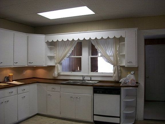 3rd image of 364 Lawrence St