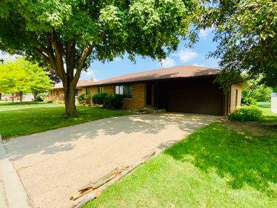 1709 Sunset Dr, Peru, IL, 61354