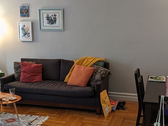 4th image of 240 E 18th St APT 1F