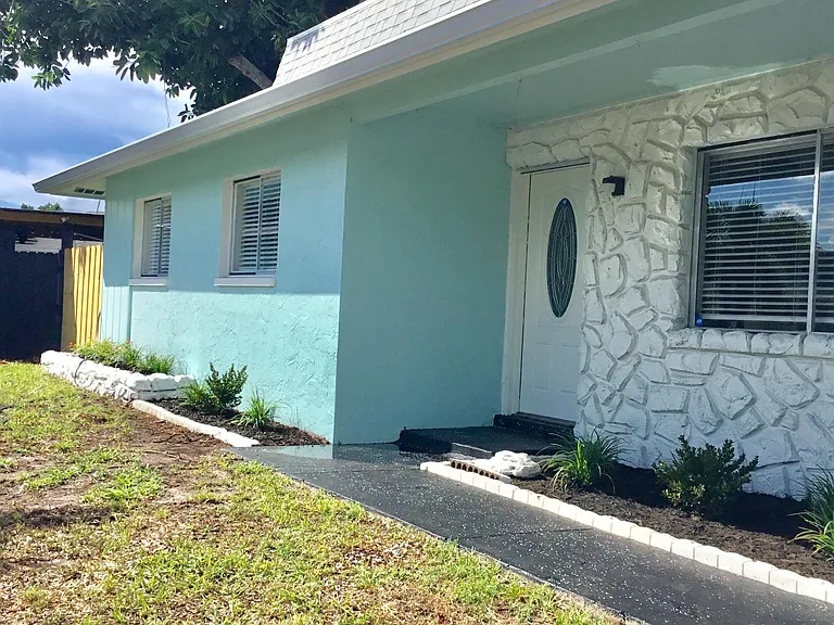 437 Via Palermo Ct — Photo 3