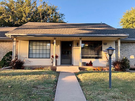 2nd image of 1201 Walters Way