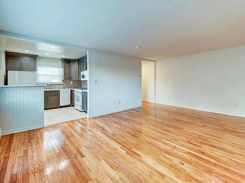 1st image of 31 Soundview Dr #C5