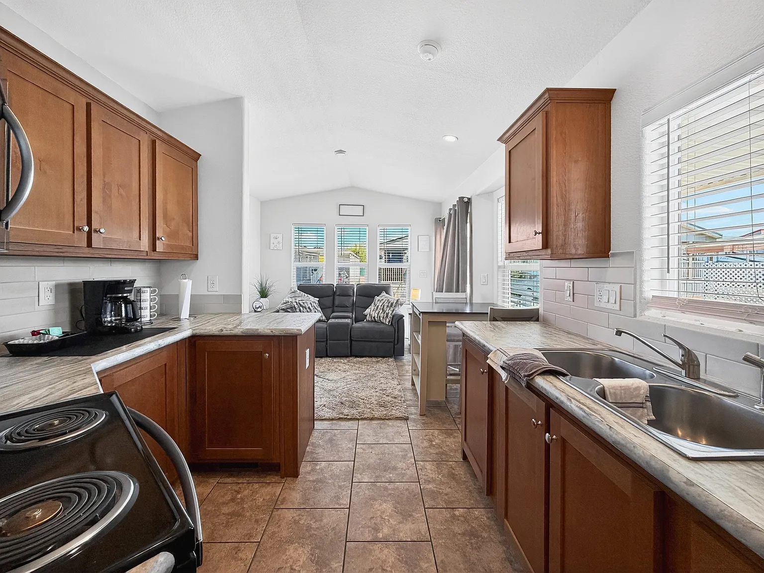 1 bed, 400 sqft, $1,250 — Photo 4