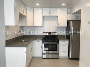 753 Center Pl #B, Manhattan Beach, CA 90266