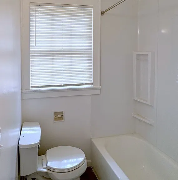 1716 Winona Ave — Photo 11