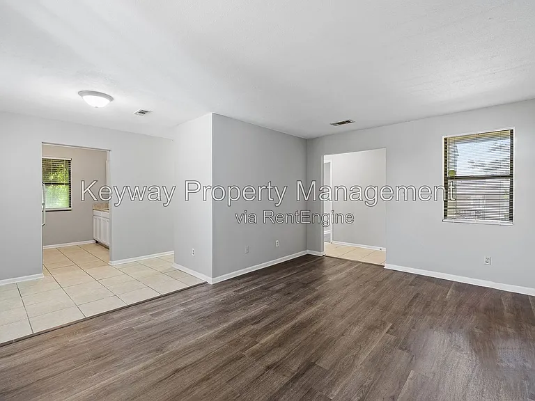 1925 1/2 Wrightsboro Rd #B — Photo 3