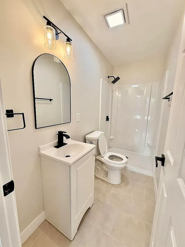 2 bed, 670 sqft, $2,700 — Photo 4