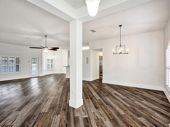 5th image of 480 SE Jupiter Terrace