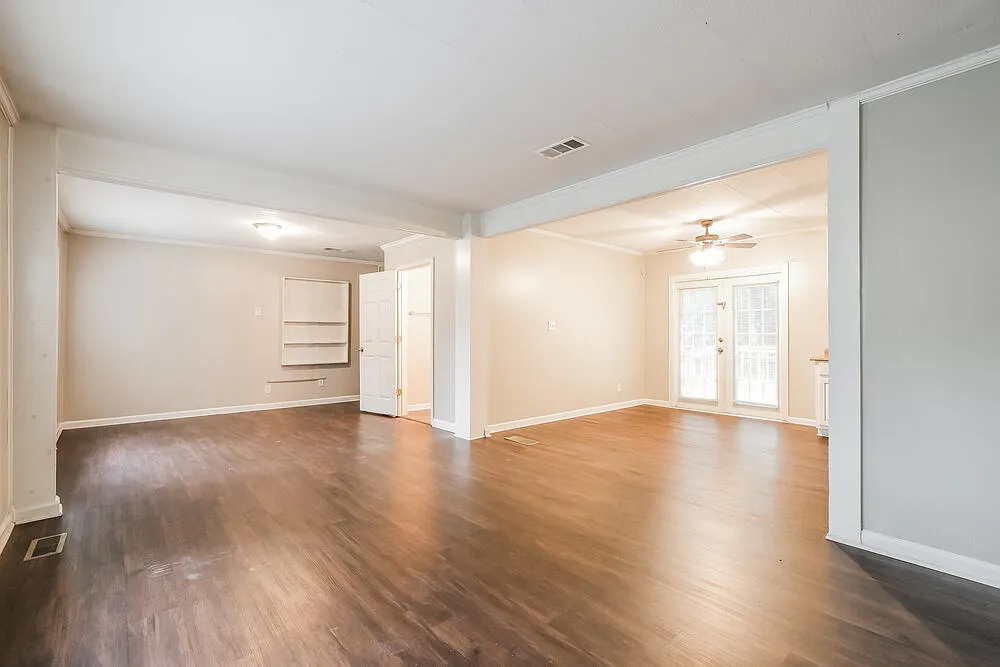 3 bed, 2.0 bath, 1344 sqft, $1,680 — Photo 4