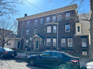 328 N 40th St, Philadelphia, PA 19104