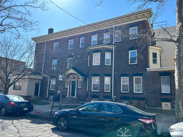 328 N 40th St, Philadelphia, PA 19104