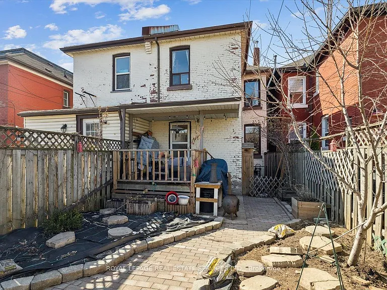 28 Saint Matthews Ave — Photo 32