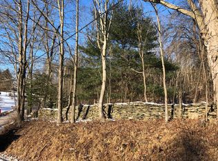 Pecks Rd, Pittston, PA 18643