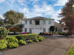 1874 Autumn Leaf Ln, Huntingdon Valley, PA 19006