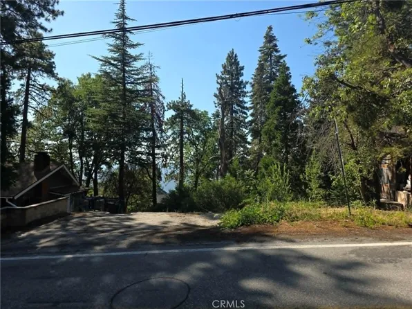 30778 Live Oak Dr, Running Springs, CA 92382