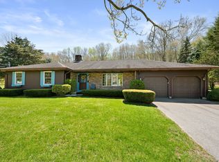 100 Leffingwell Rd, Uncasville, CT 06382