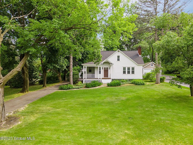 4th image of 2308 Troy Schenectady Road