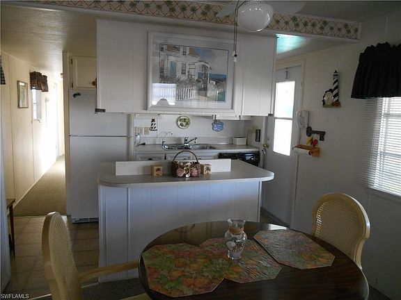 3rd image of 70 Shoreland Dr