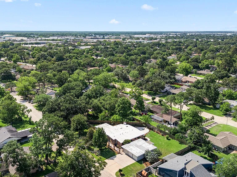 10310 Mayfield Rd — Photo 46