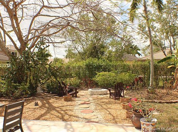 5th image of 609 Conservation Dr