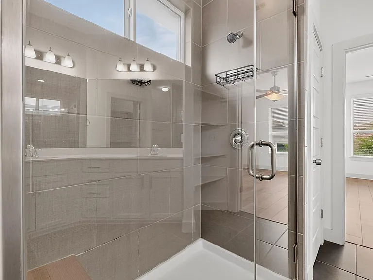 5915 Swayden Ln — Photo 25