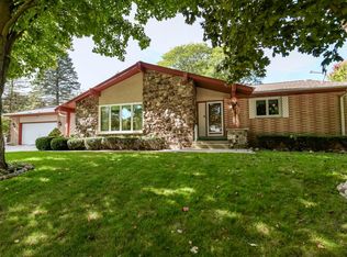 2195 Brittany Ct, Brookfield, WI 53045