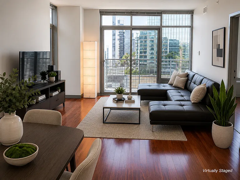 425 W Beech St #1304 — Photo 3
