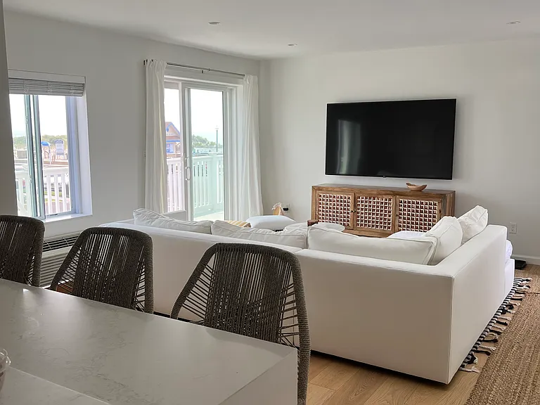 100 Ocean Ave #25 — Photo 5