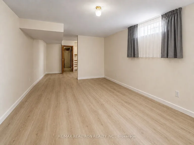 322 Morrish Rd #BASEMENT — Photo 3