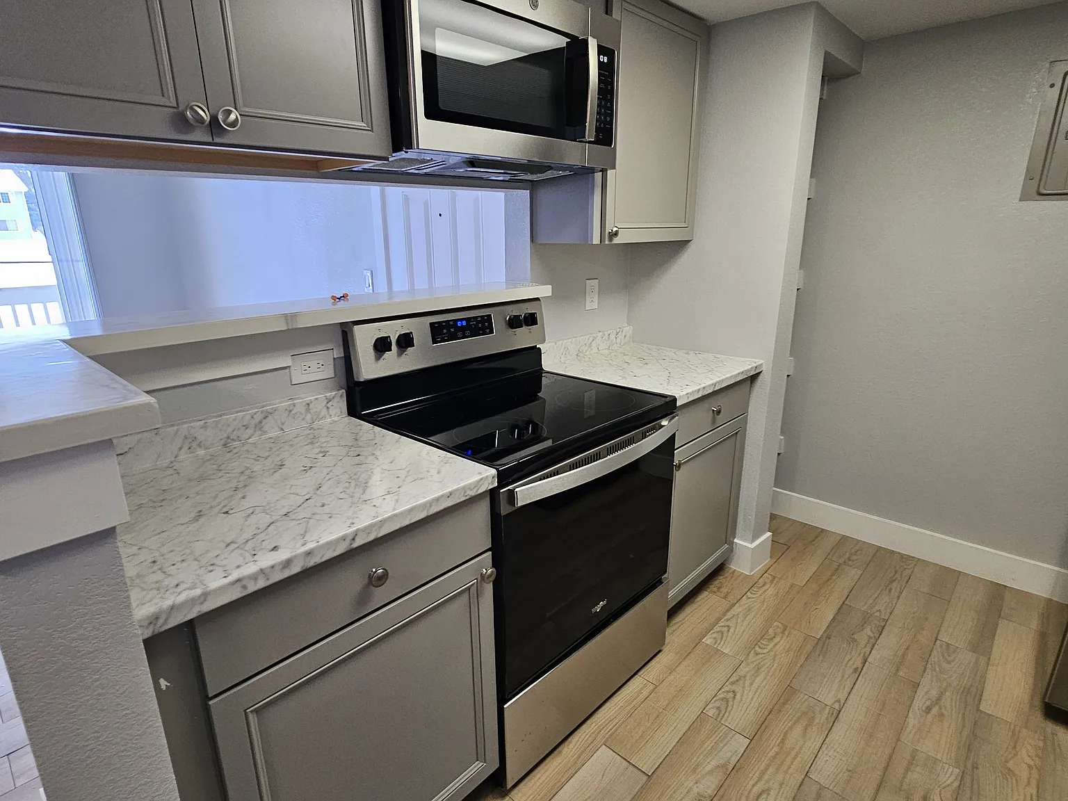 2 bed, 948 sqft, $1,650 — Photo 3