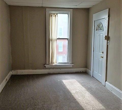 2nd image of 1159 1/2 Highland St