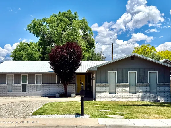 1008 Delhi Ter, Farmington, NM 87401