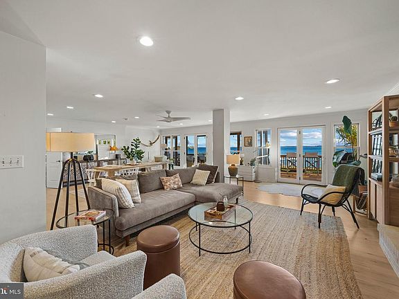 5th image of 806 Monroe Manor Rd