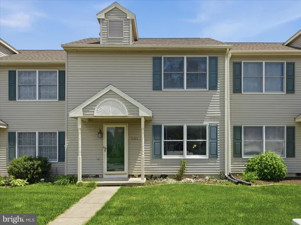 521 Bracken Dr, Chambersburg, PA 17201
