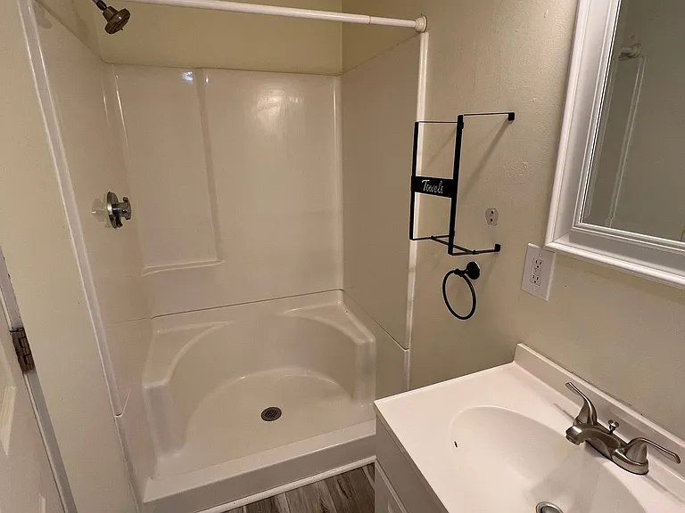 16-20 Lake St #2 — Photo 11