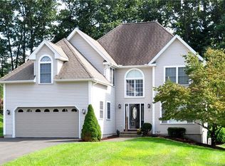 19 Fitzmaurice Cir, Windsor, CT 06095