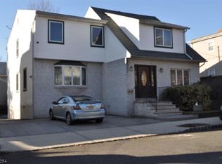 47 Oak St, Belleville, NJ 07109