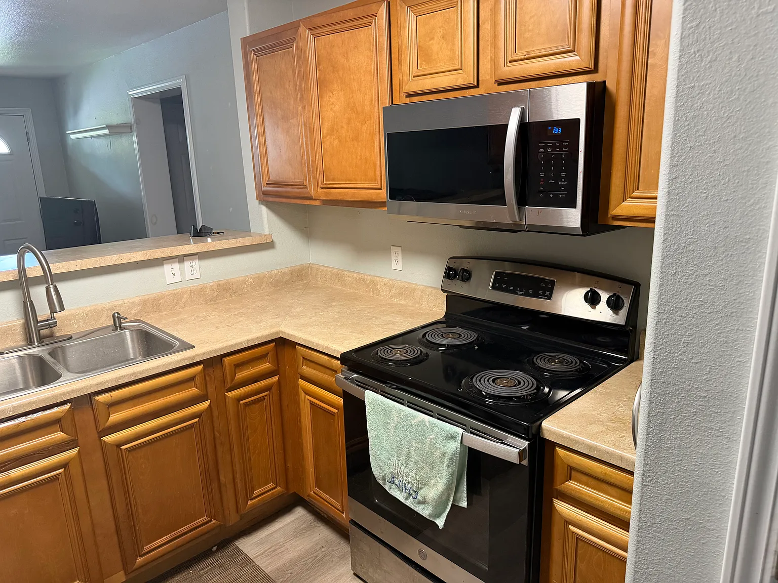 1 bed, 969 sqft, $1,100 — Photo 3