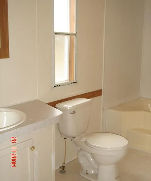 476 Sharpe St — Photo 3
