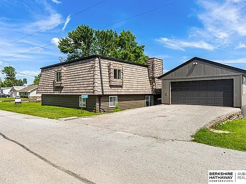 2040 Platteview Dr Photo 1