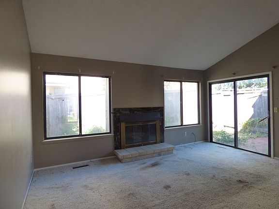 Additional Living Room