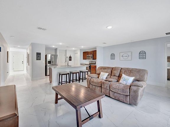 3rd image of 3189 SW Curcuma St