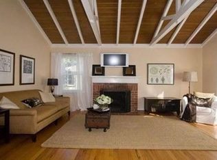 3920 Reinhardt Dr, Oakland, CA 94619