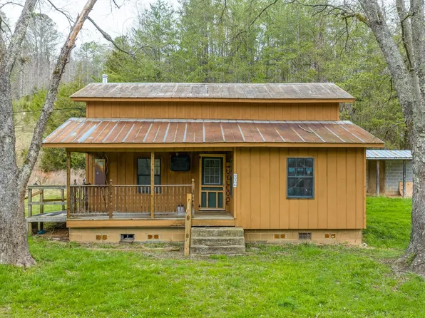 936 Middle Creek Rd, Cosby, TN 37722
