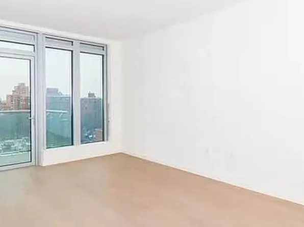 133-27 39th Avenue image 12 of 18